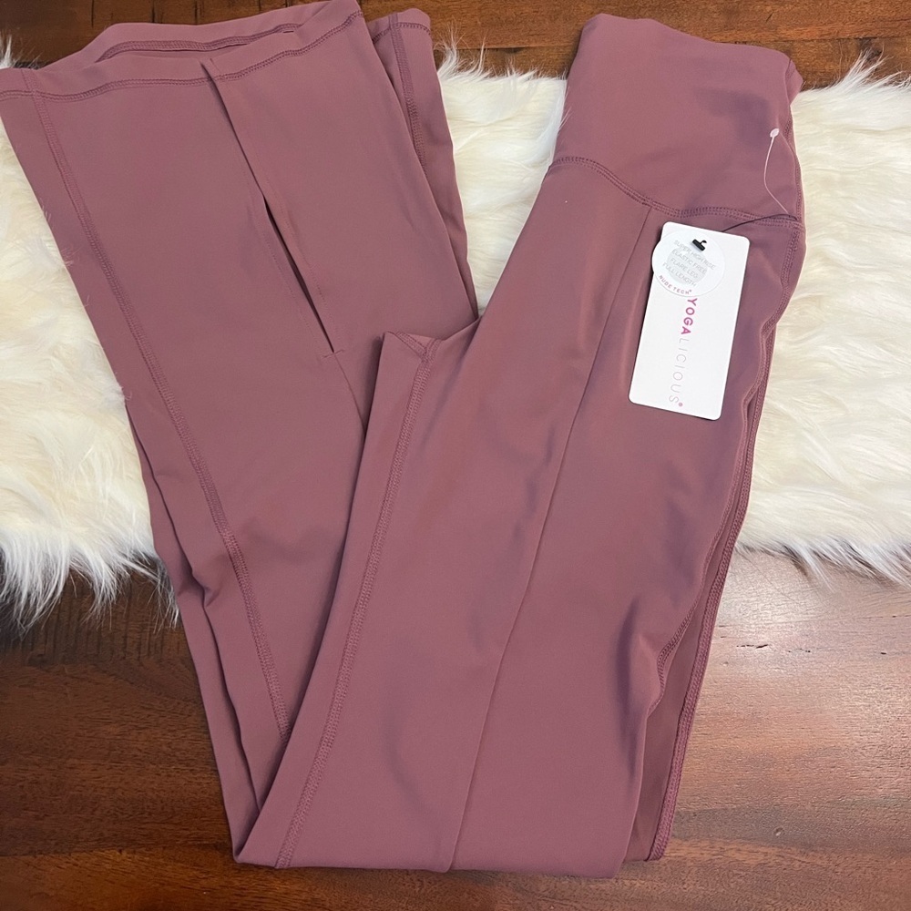 Yogalicious Nude Tech Flare Leggings Mauve Taupe Size Small NWT High Rise 33”